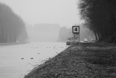 Petite brume sur le canal, par Xavier E. G. Dierick